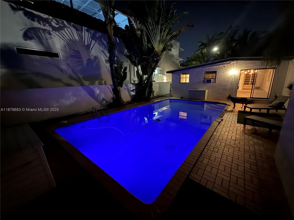 Activo con contrato: $1,749,000 (3 camas, 3 baños, 1700 Pies cuadrados)