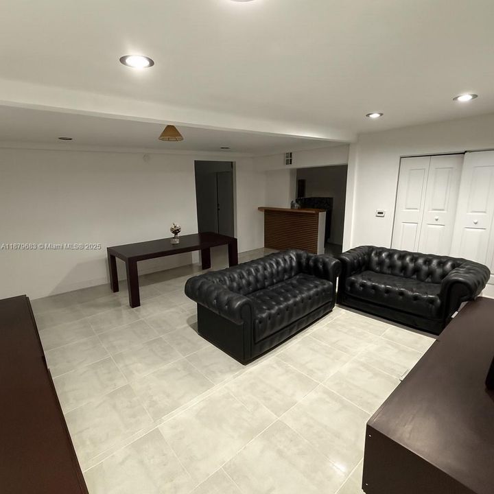 Activo con contrato: $1,749,000 (3 camas, 3 baños, 1700 Pies cuadrados)