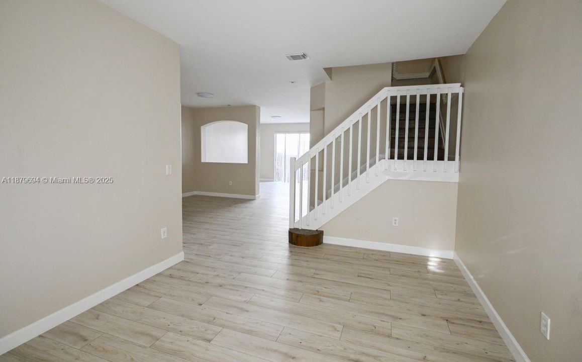 For Sale: $680,000 (4 beds, 2 baths, 1894 Square Feet)