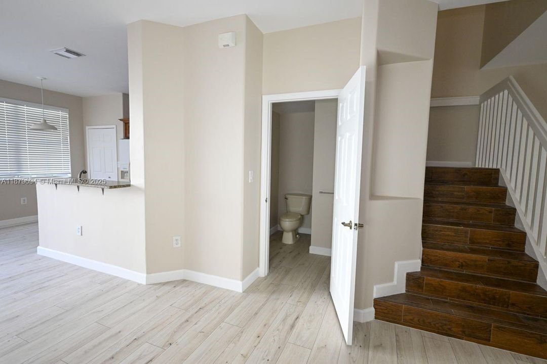 For Sale: $680,000 (4 beds, 2 baths, 1894 Square Feet)