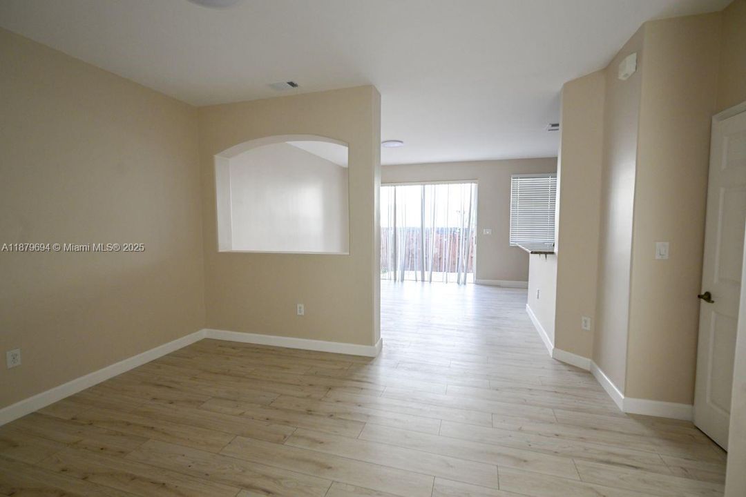 For Sale: $680,000 (4 beds, 2 baths, 1894 Square Feet)