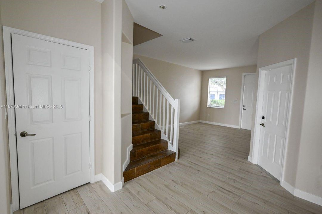 For Sale: $680,000 (4 beds, 2 baths, 1894 Square Feet)