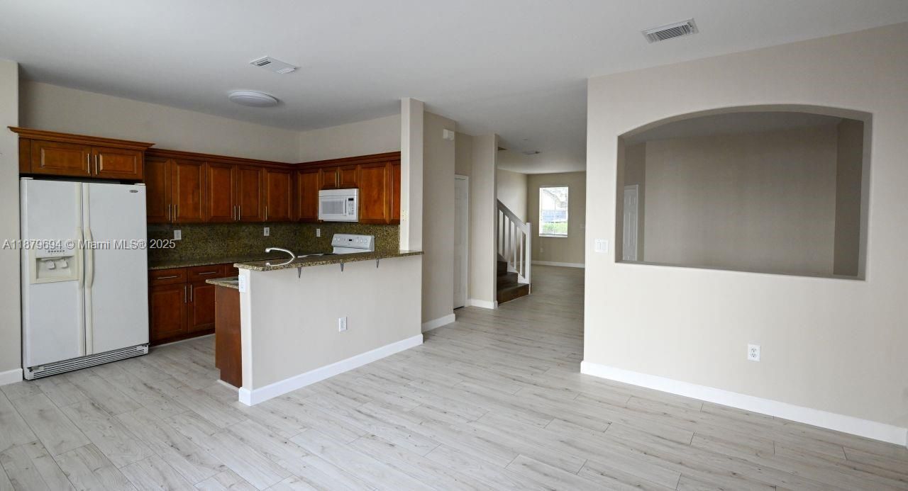 For Sale: $680,000 (4 beds, 2 baths, 1894 Square Feet)