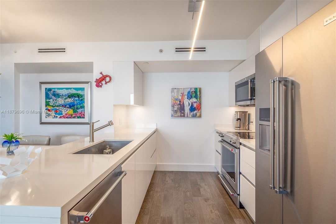 待售: $1,225,000 (2 贝兹, 2 浴室, 1080 平方英尺)