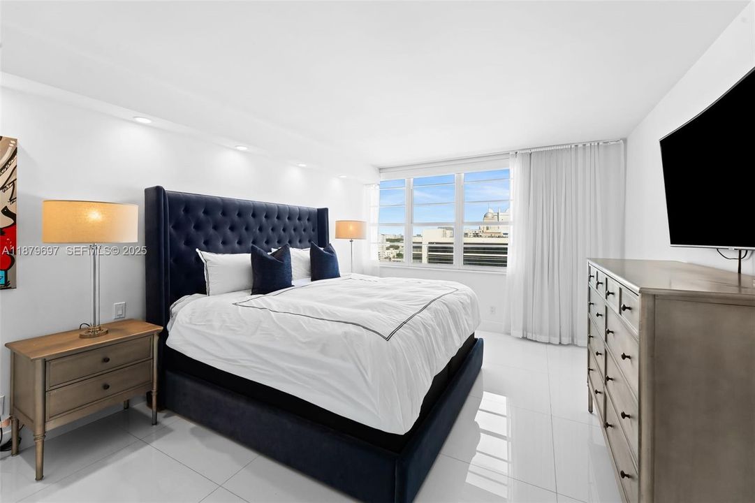 For Sale: $1,874,000 (3 beds, 2 baths, 1455 Square Feet)