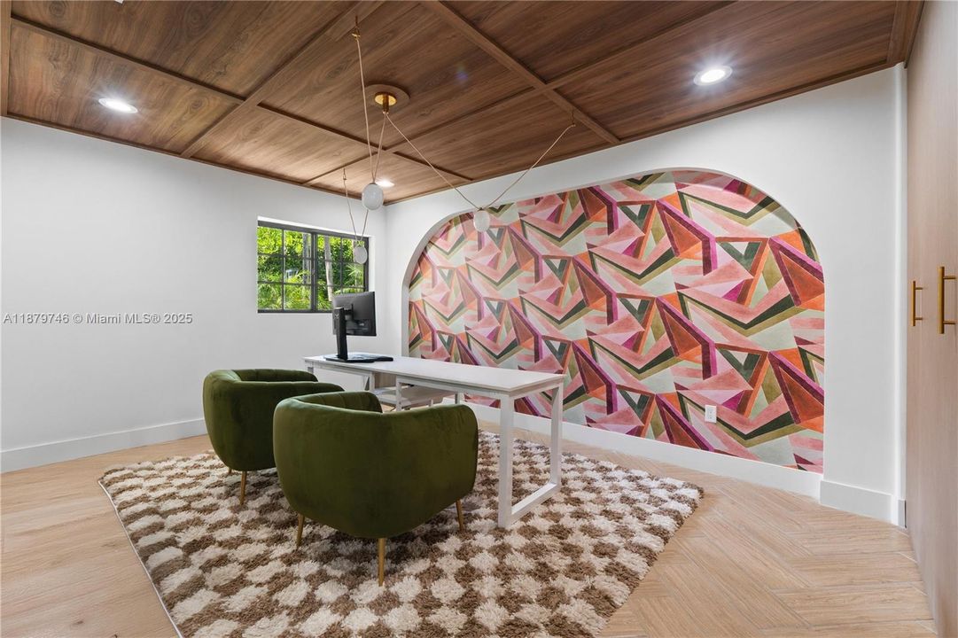 En Renta: $10,000 (4 camas, 3 baños, 3073 Pies cuadrados)