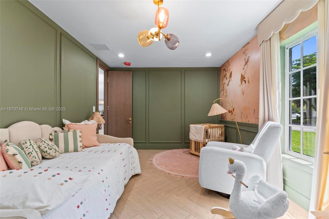 En Renta: $10,000 (4 camas, 3 baños, 3073 Pies cuadrados)