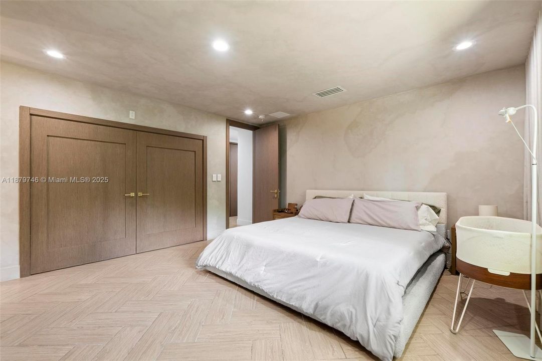 En Renta: $10,000 (4 camas, 3 baños, 3073 Pies cuadrados)