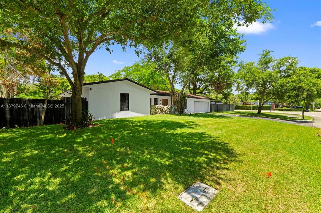 En Renta: $10,000 (4 camas, 3 baños, 3073 Pies cuadrados)