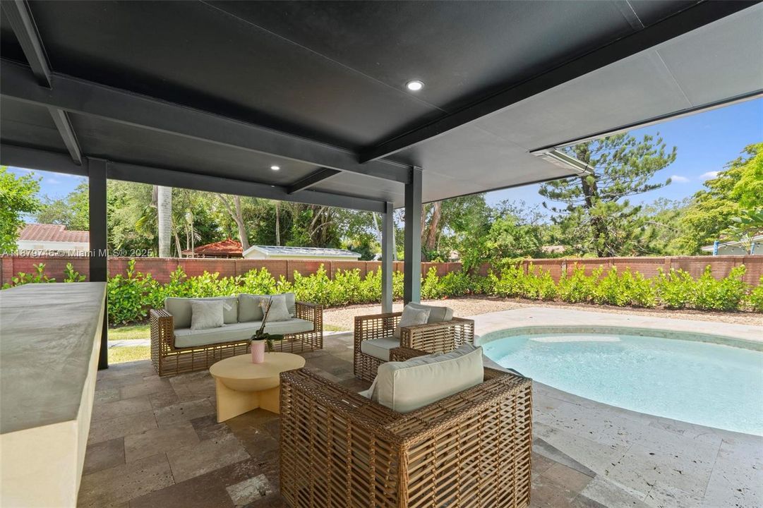 En Renta: $10,000 (4 camas, 3 baños, 3073 Pies cuadrados)