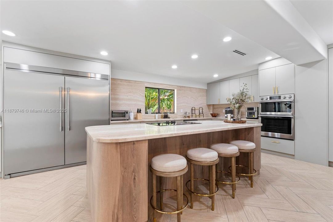 En Renta: $10,000 (4 camas, 3 baños, 3073 Pies cuadrados)