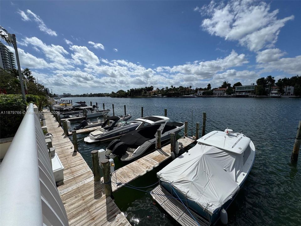 На продажу: $829,000 (2 спален, 2 ванн, 1650 Квадратных фут)