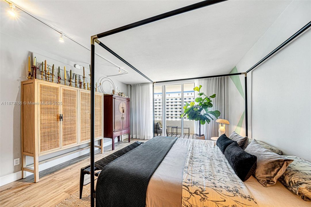 На продажу: $829,000 (2 спален, 2 ванн, 1650 Квадратных фут)