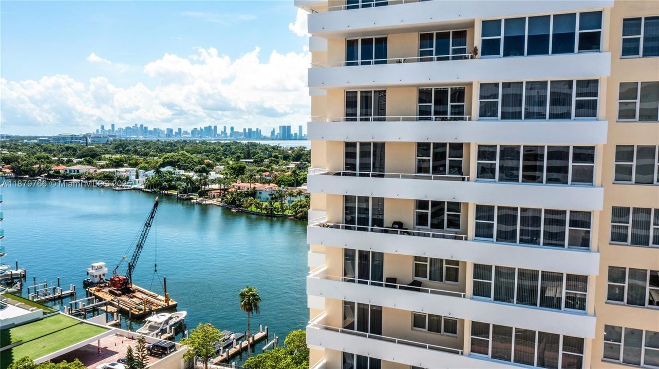 На продажу: $829,000 (2 спален, 2 ванн, 1650 Квадратных фут)