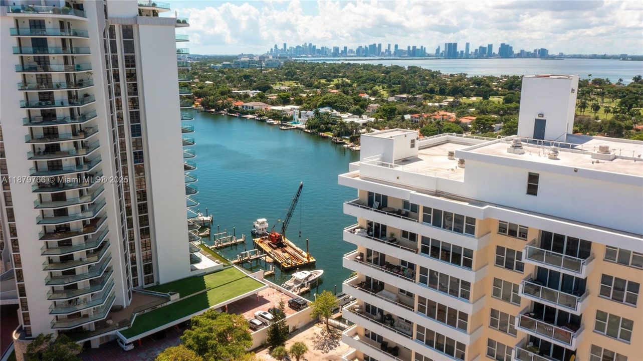 На продажу: $829,000 (2 спален, 2 ванн, 1650 Квадратных фут)