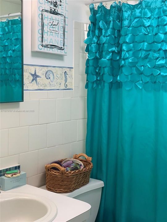 For Sale: $135,000 (1 beds, 1 baths, 700 Square Feet)