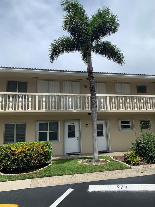 For Sale: $135,000 (1 beds, 1 baths, 700 Square Feet)