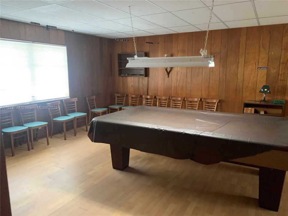 For Sale: $135,000 (1 beds, 1 baths, 700 Square Feet)