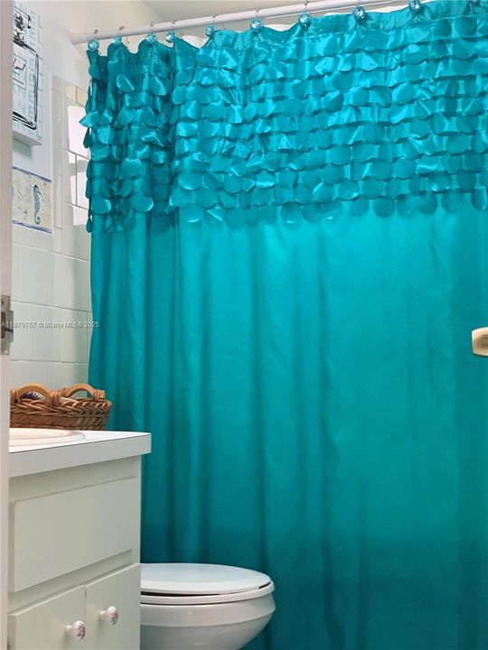 For Sale: $135,000 (1 beds, 1 baths, 700 Square Feet)