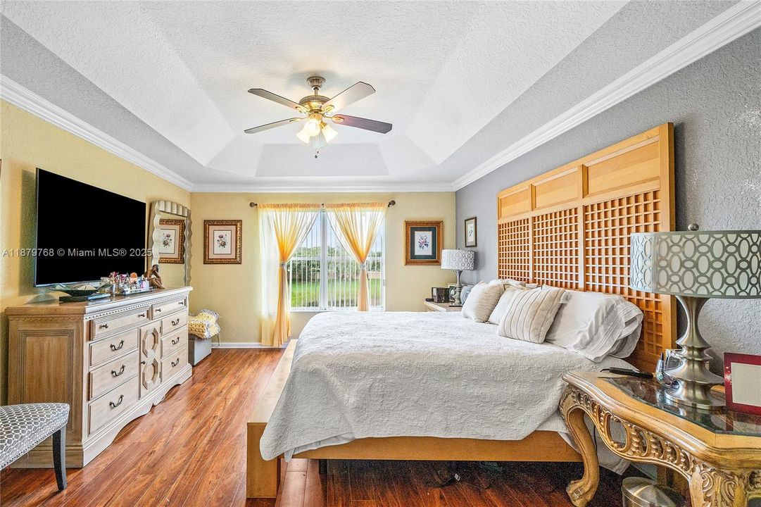 Activo con contrato: $599,000 (5 camas, 3 baños, 2677 Pies cuadrados)