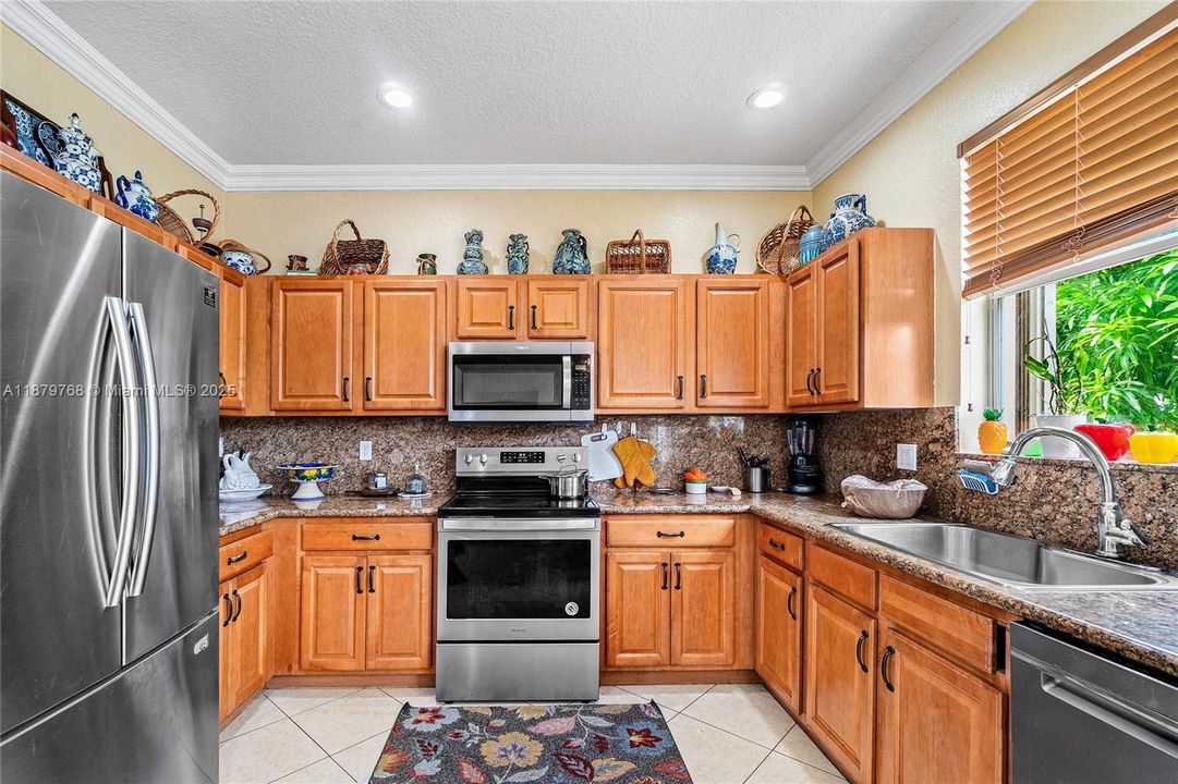 Activo con contrato: $599,000 (5 camas, 3 baños, 2677 Pies cuadrados)