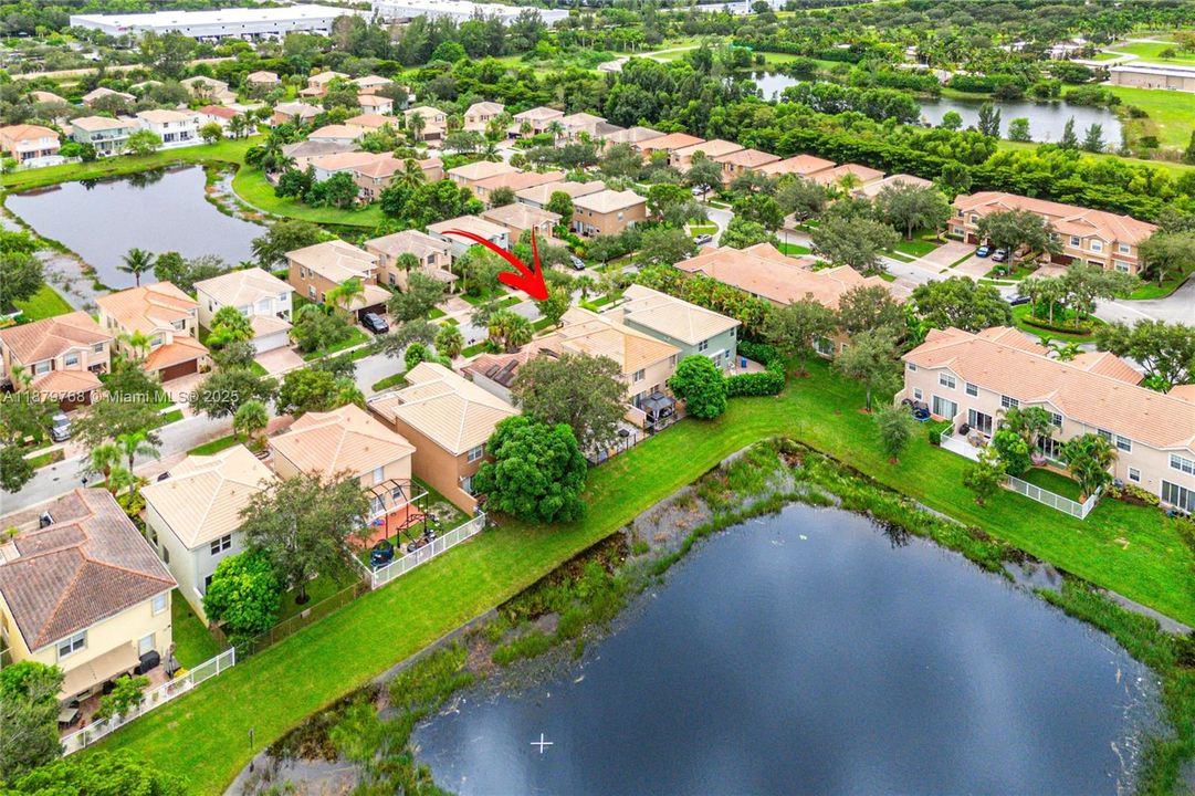 Activo con contrato: $599,000 (5 camas, 3 baños, 2677 Pies cuadrados)