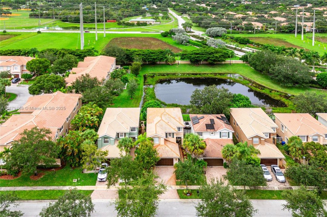 Activo con contrato: $599,000 (5 camas, 3 baños, 2677 Pies cuadrados)
