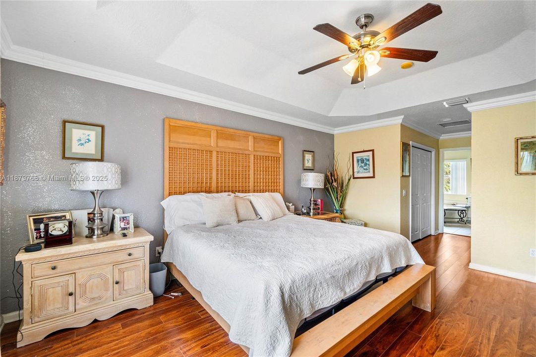 Activo con contrato: $599,000 (5 camas, 3 baños, 2677 Pies cuadrados)