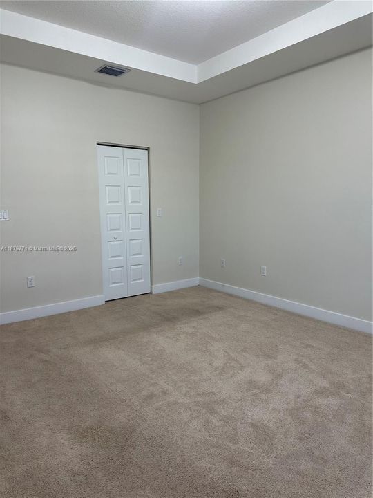 合同活跃: $3,600 (3 贝兹, 2 浴室, 0 平方英尺)