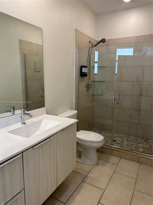 合同活跃: $3,600 (3 贝兹, 2 浴室, 0 平方英尺)