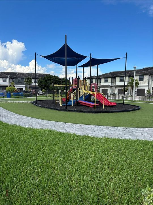 合同活跃: $3,600 (3 贝兹, 2 浴室, 0 平方英尺)