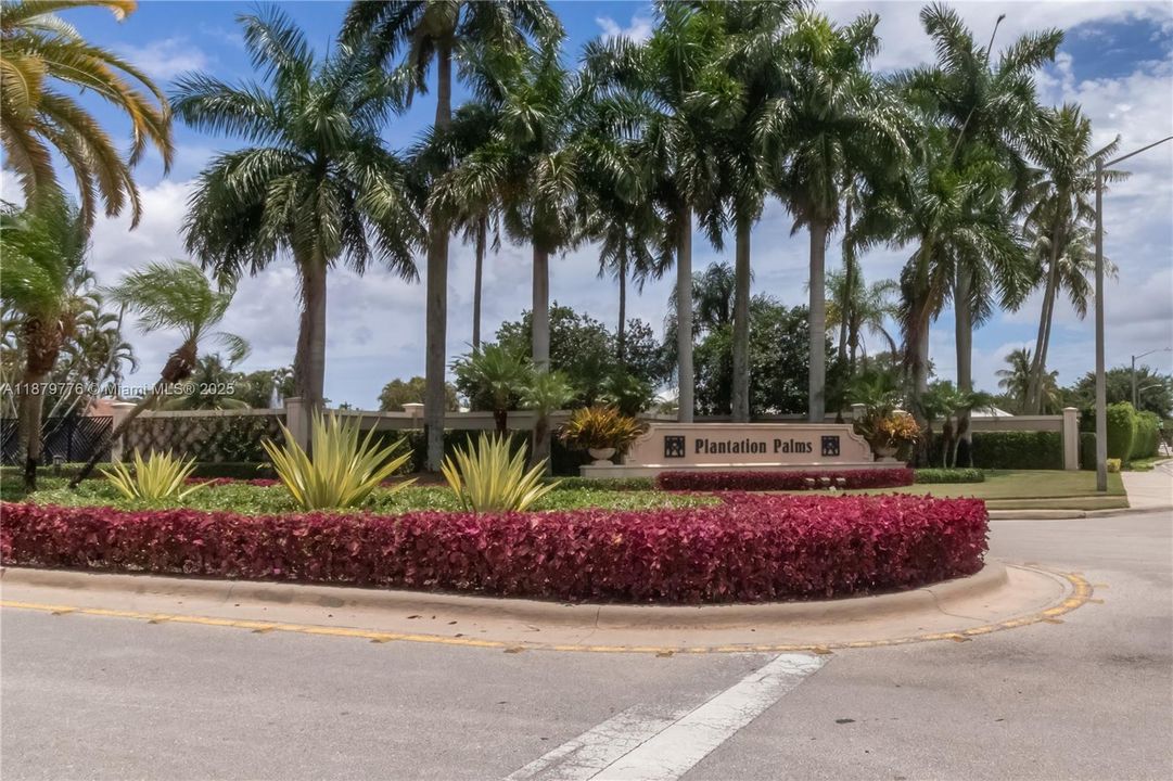 For Rent: $10,495 (5 beds, 5 baths, 4954 Square Feet)