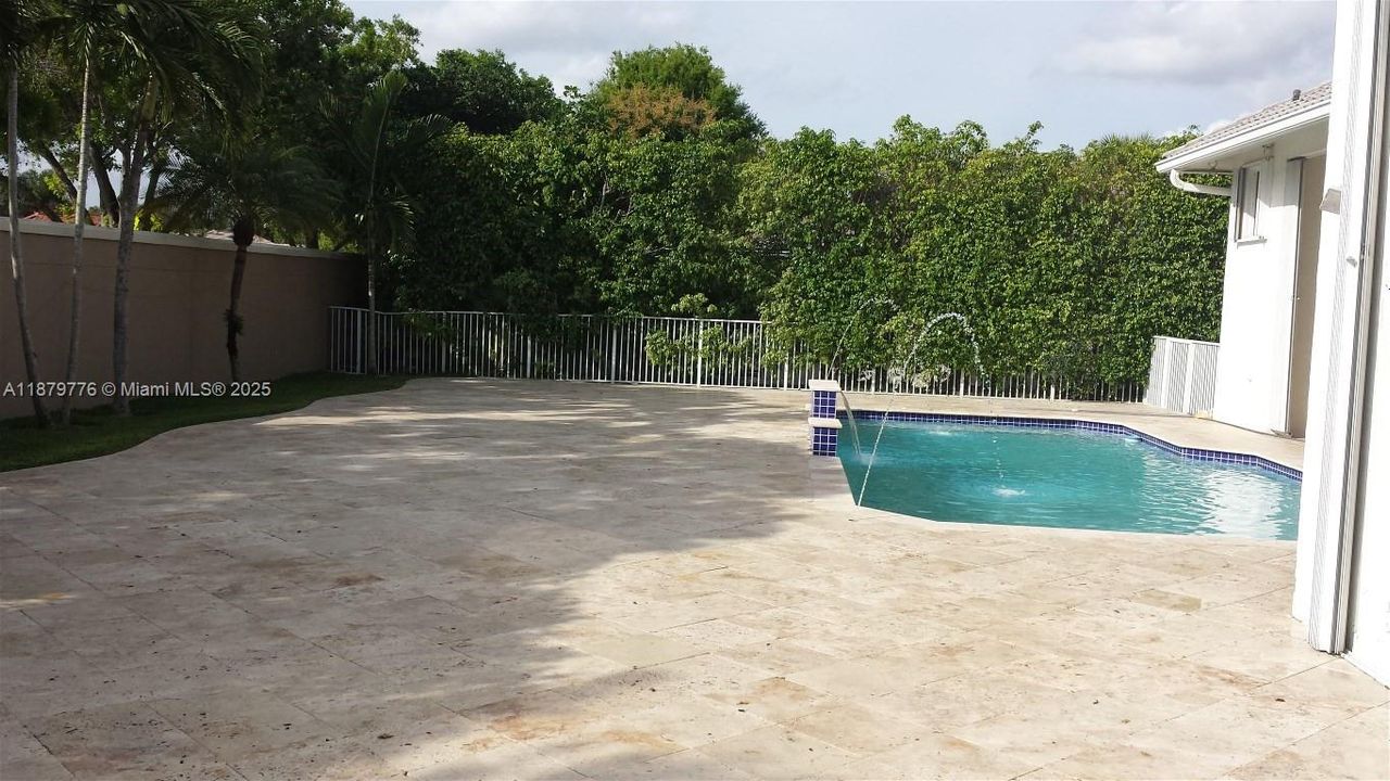 For Rent: $10,495 (5 beds, 5 baths, 4954 Square Feet)