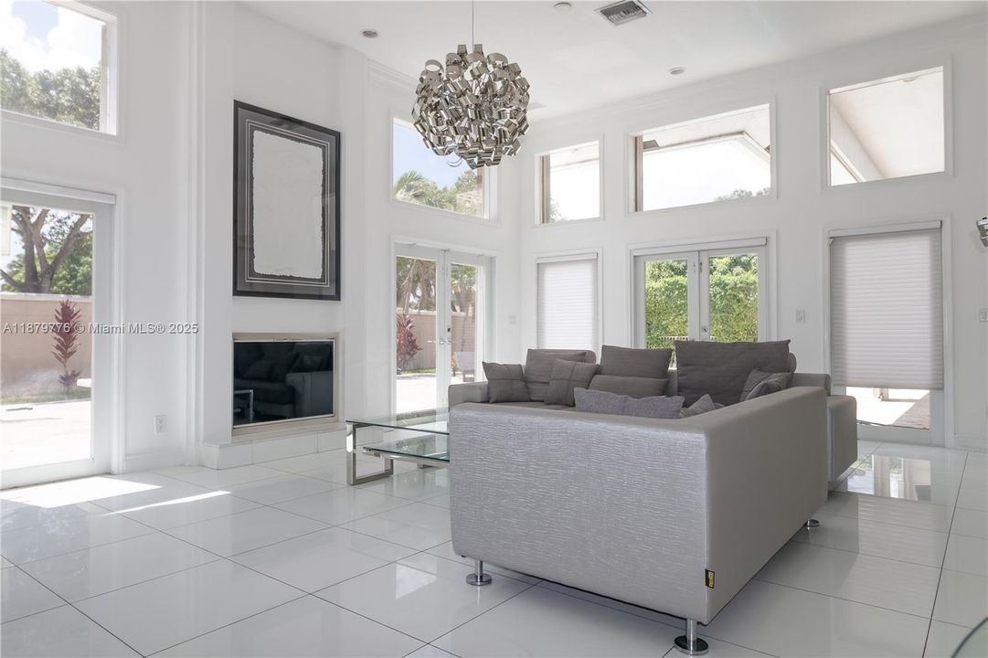 For Rent: $10,495 (5 beds, 5 baths, 4954 Square Feet)