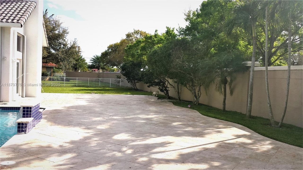 For Rent: $10,495 (5 beds, 5 baths, 4954 Square Feet)