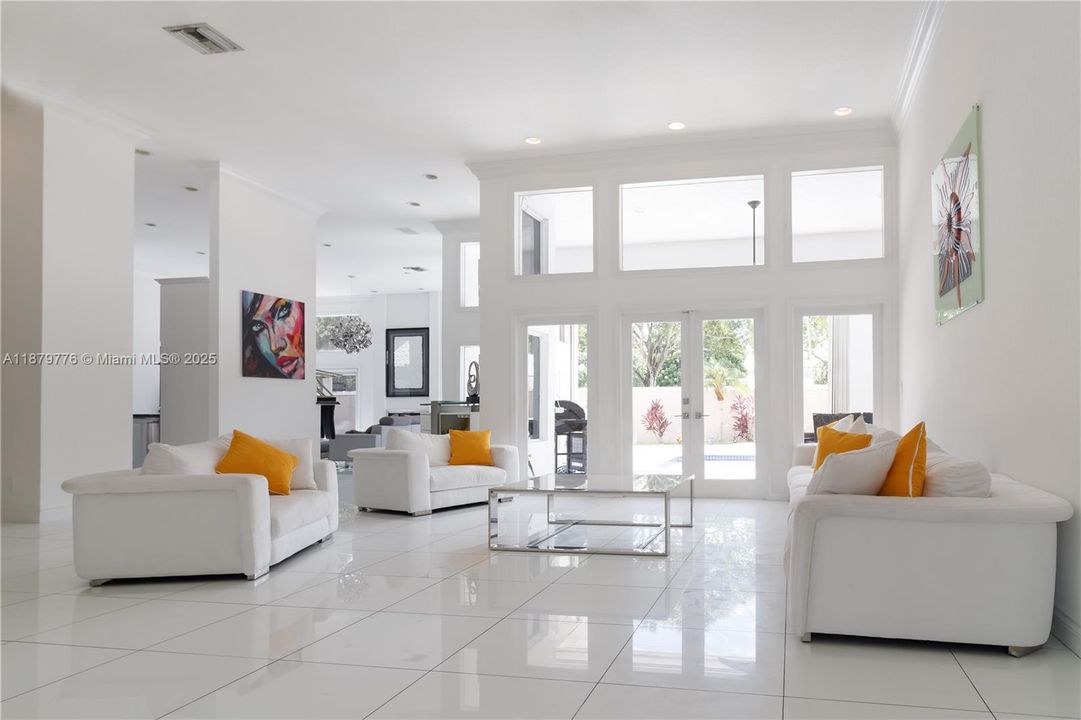 For Rent: $10,495 (5 beds, 5 baths, 4954 Square Feet)