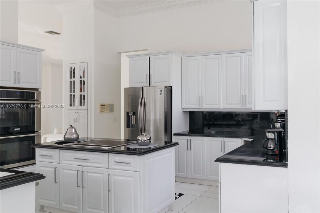 For Rent: $10,495 (5 beds, 5 baths, 4954 Square Feet)