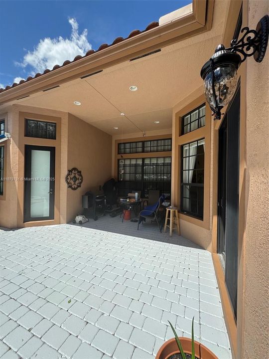 For Sale: $1,249,000 (4 beds, 3 baths, 2476 Square Feet)