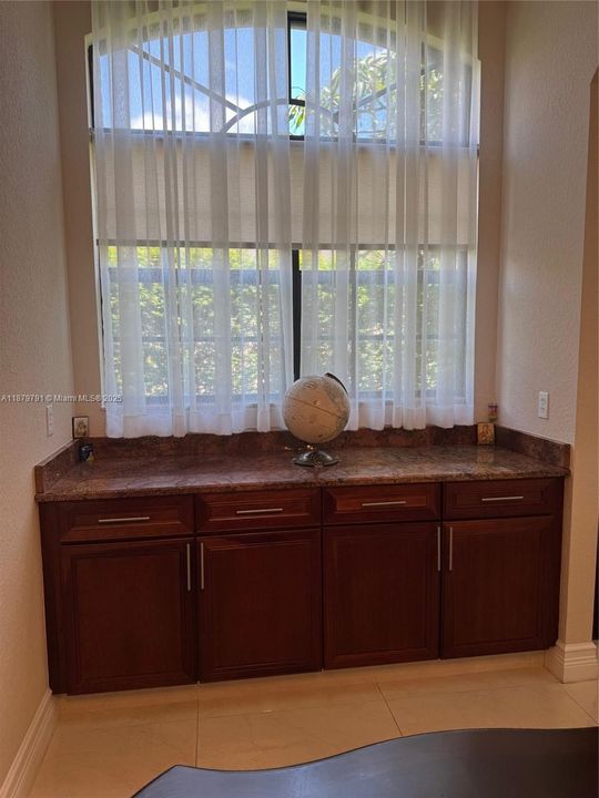 For Sale: $1,249,000 (4 beds, 3 baths, 2476 Square Feet)