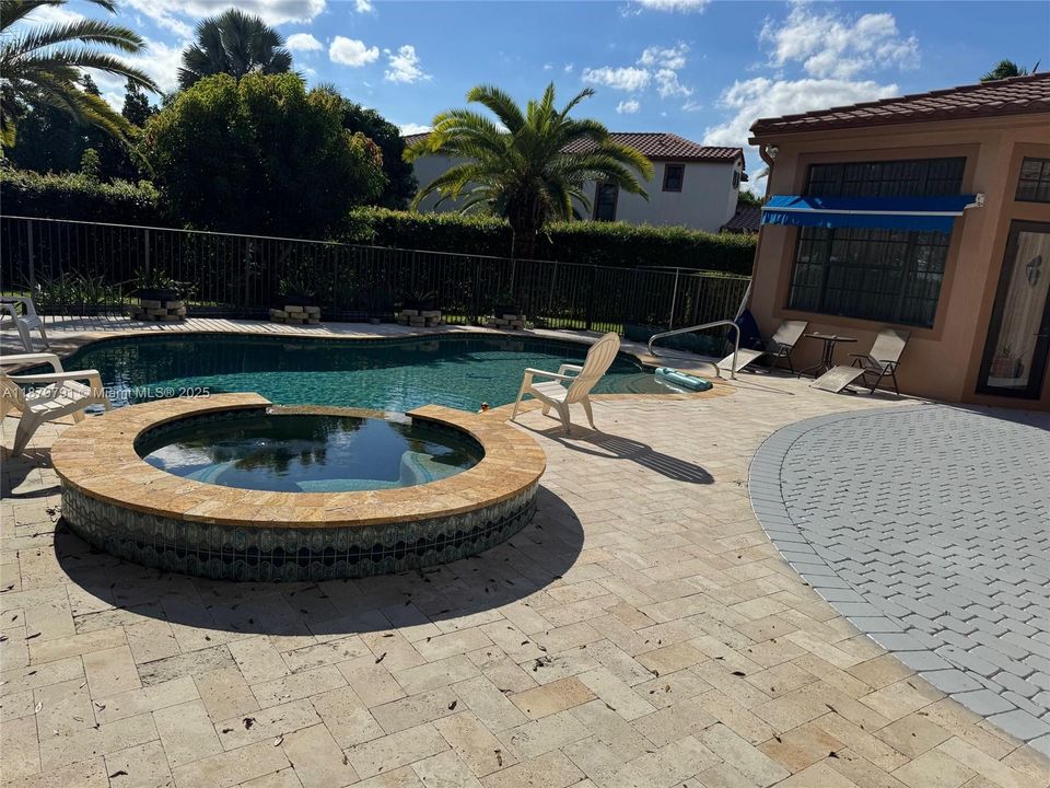 For Sale: $1,249,000 (4 beds, 3 baths, 2476 Square Feet)