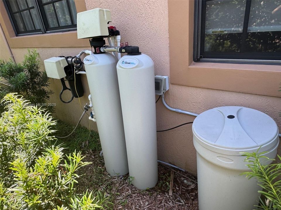 For Sale: $1,249,000 (4 beds, 3 baths, 2476 Square Feet)