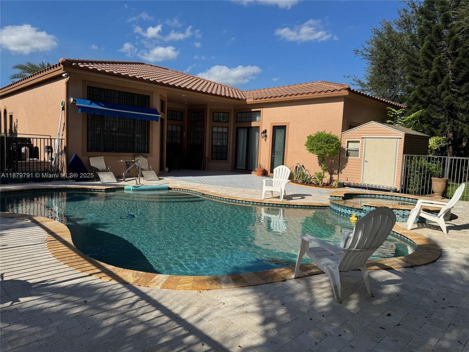 For Sale: $1,249,000 (4 beds, 3 baths, 2476 Square Feet)