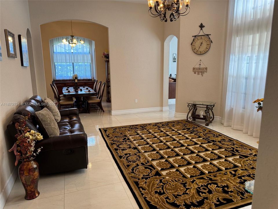 For Sale: $1,249,000 (4 beds, 3 baths, 2476 Square Feet)