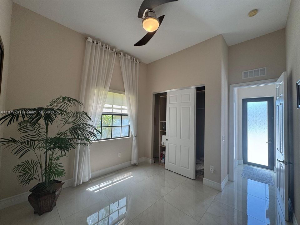 For Sale: $1,249,000 (4 beds, 3 baths, 2476 Square Feet)