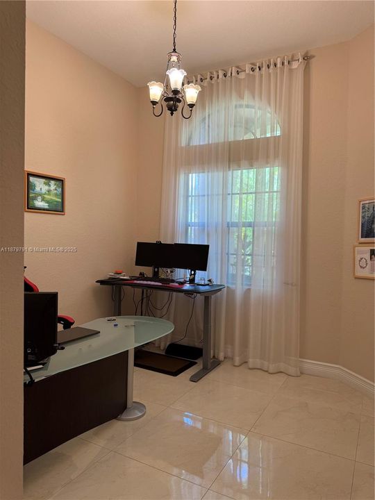 For Sale: $1,249,000 (4 beds, 3 baths, 2476 Square Feet)