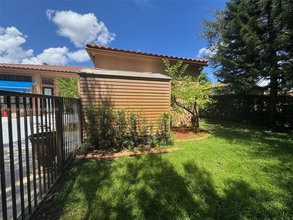 For Sale: $1,249,000 (4 beds, 3 baths, 2476 Square Feet)