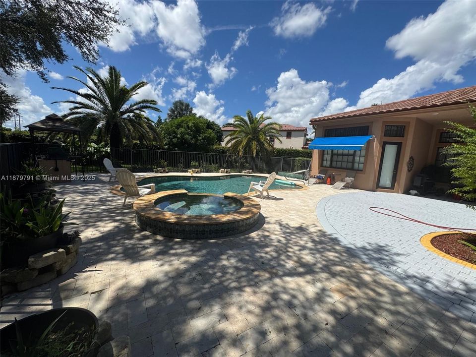 For Sale: $1,249,000 (4 beds, 3 baths, 2476 Square Feet)