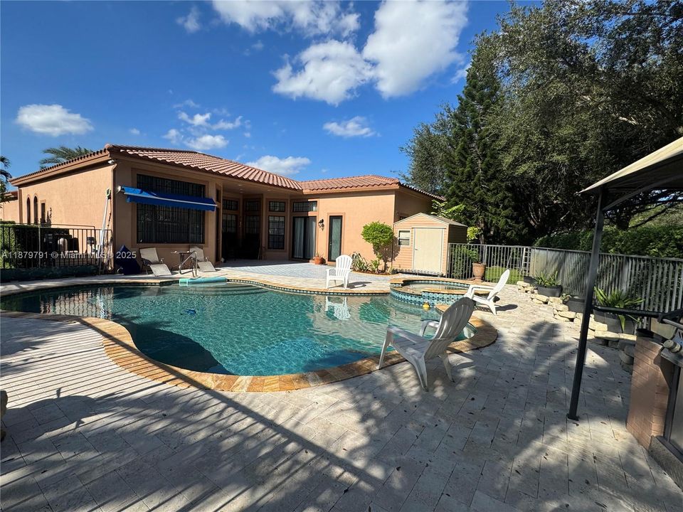 For Sale: $1,249,000 (4 beds, 3 baths, 2476 Square Feet)