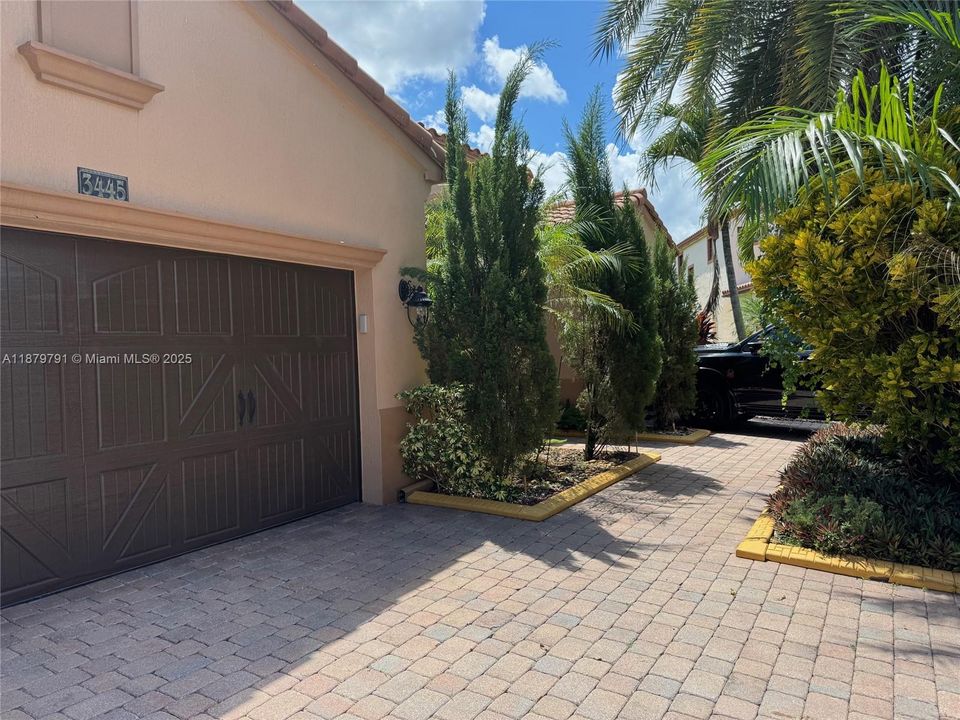 For Sale: $1,249,000 (4 beds, 3 baths, 2476 Square Feet)