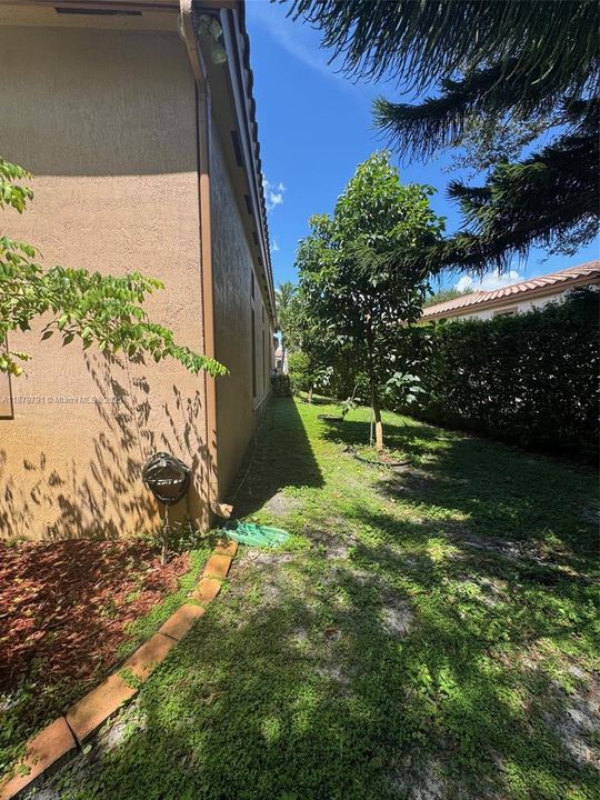 For Sale: $1,249,000 (4 beds, 3 baths, 2476 Square Feet)